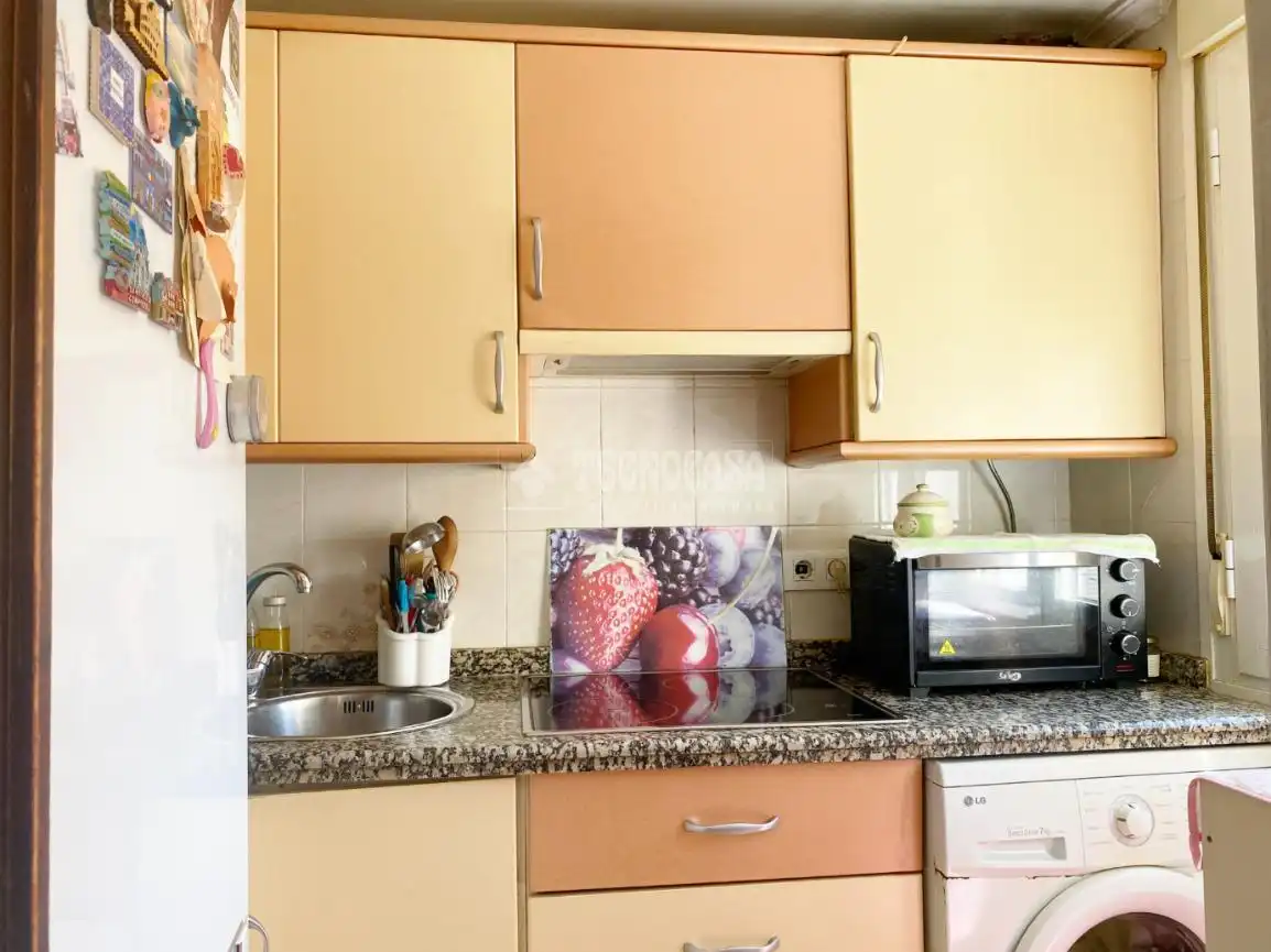Cocina de Piso en venta en Sevilla con Aire acondicionado y Amueblado