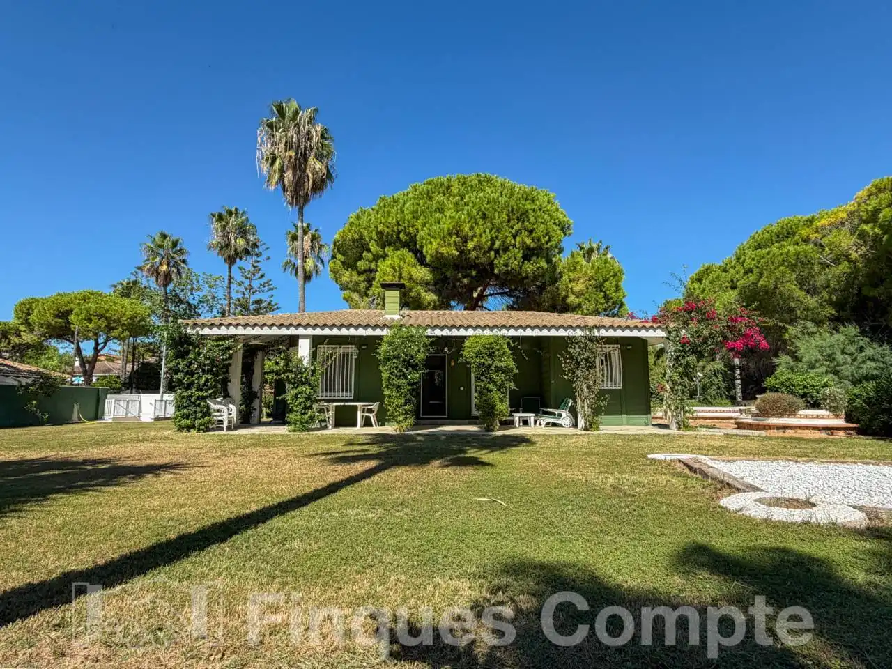 Detached house with garden for sale in Calle Camèlies, imagen 3