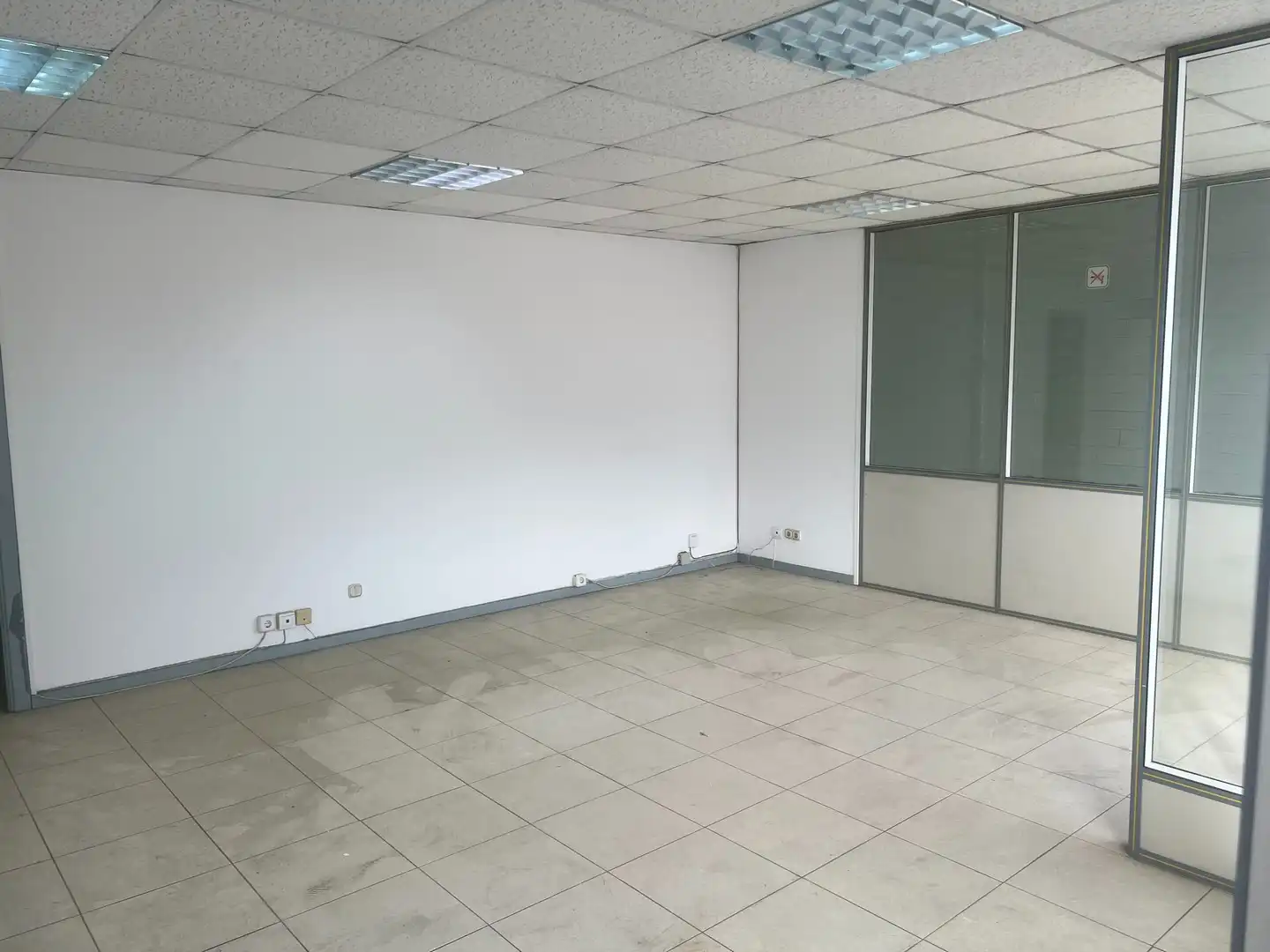 Industrial buildings for rent in Padrón