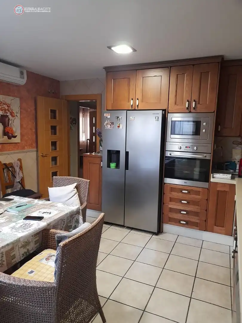 Houses for sale in Ensanche - Franciscanos