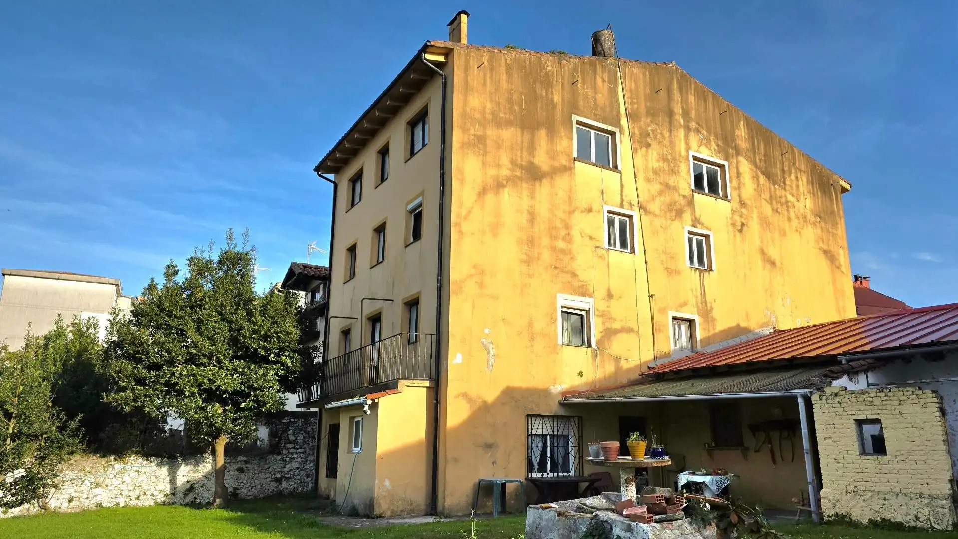 Vista exterior de Casa o chalet en venta en Colindres