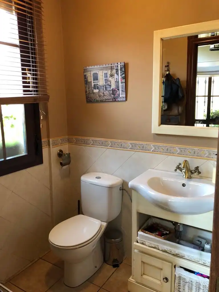 Badezimmer von Haus oder Chalet zum Verkauf in Jaén mit Klimaanlage, Heizung und Terrasse