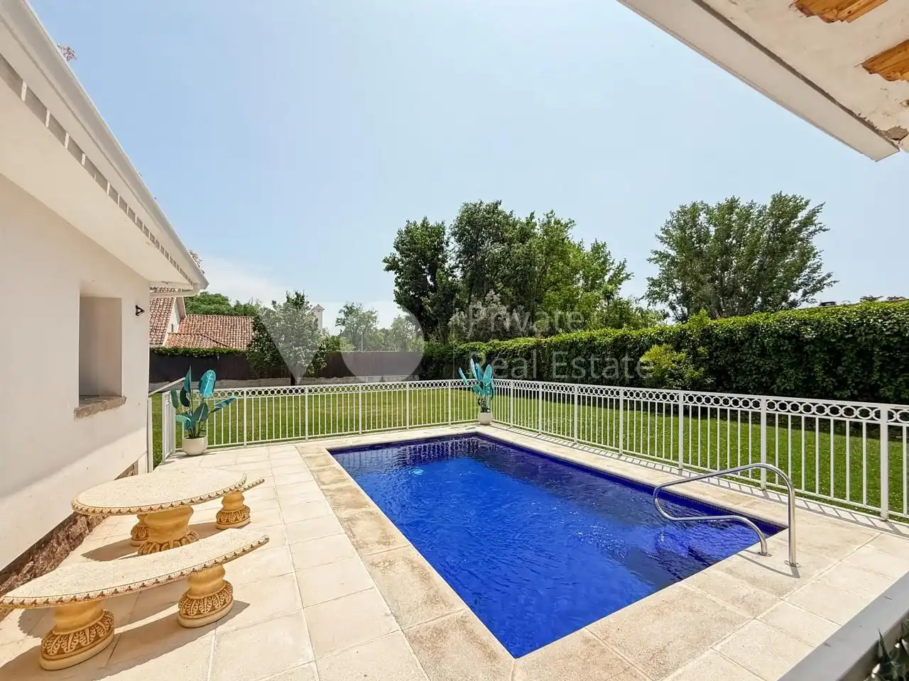 Swimming pool of Houses for sale in Villanueva de la Cañada  with Air Conditioner, Heating and Private garden