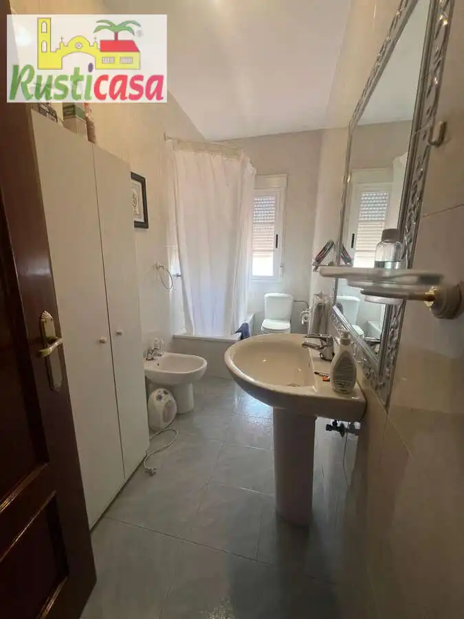 Baño de Casa o chalet en venta en Baños de la Encina con Terraza, Amueblado y Balcón