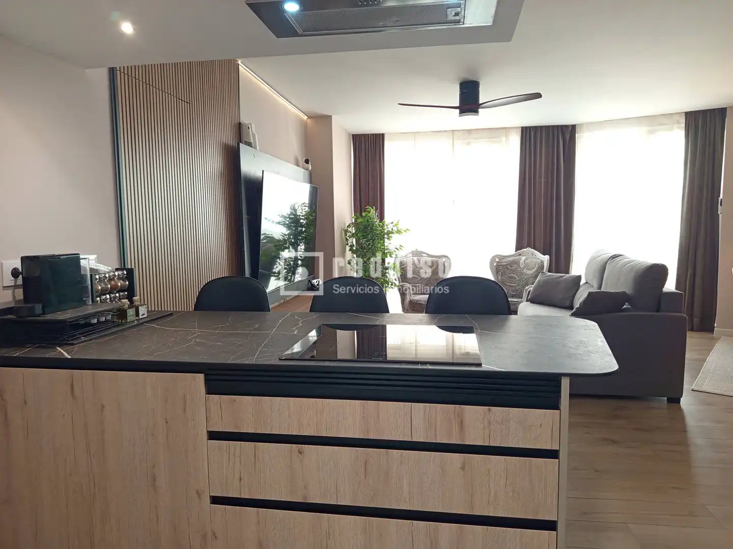 Flat for sale in Alfarería, Triana Casco Antiguo