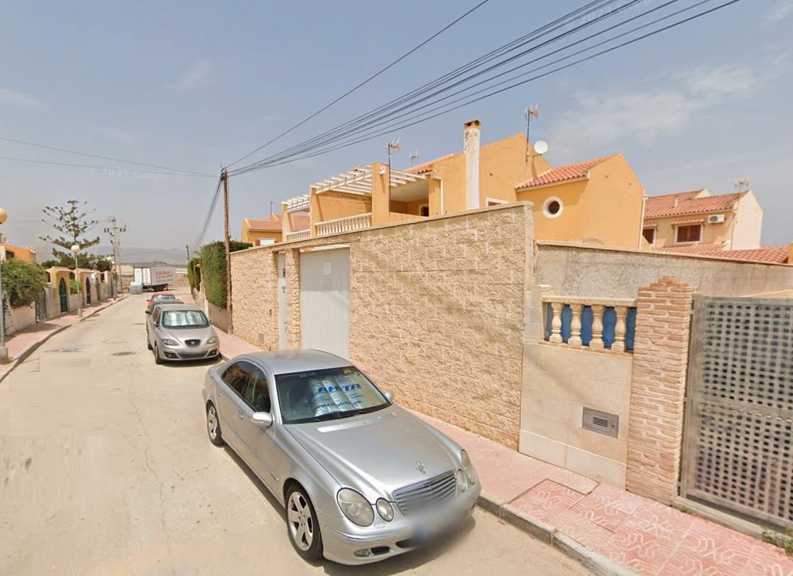 Vista exterior de Casa adosada en venda en Mazarrón amb Jardí privat i Terrassa