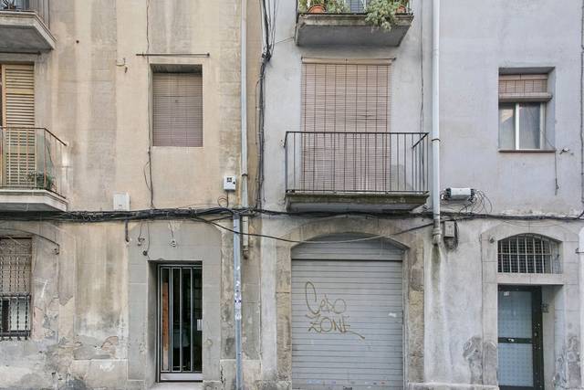 Piso en Venta en C/ Flors de Maig en Carretera de Vic  - Remei