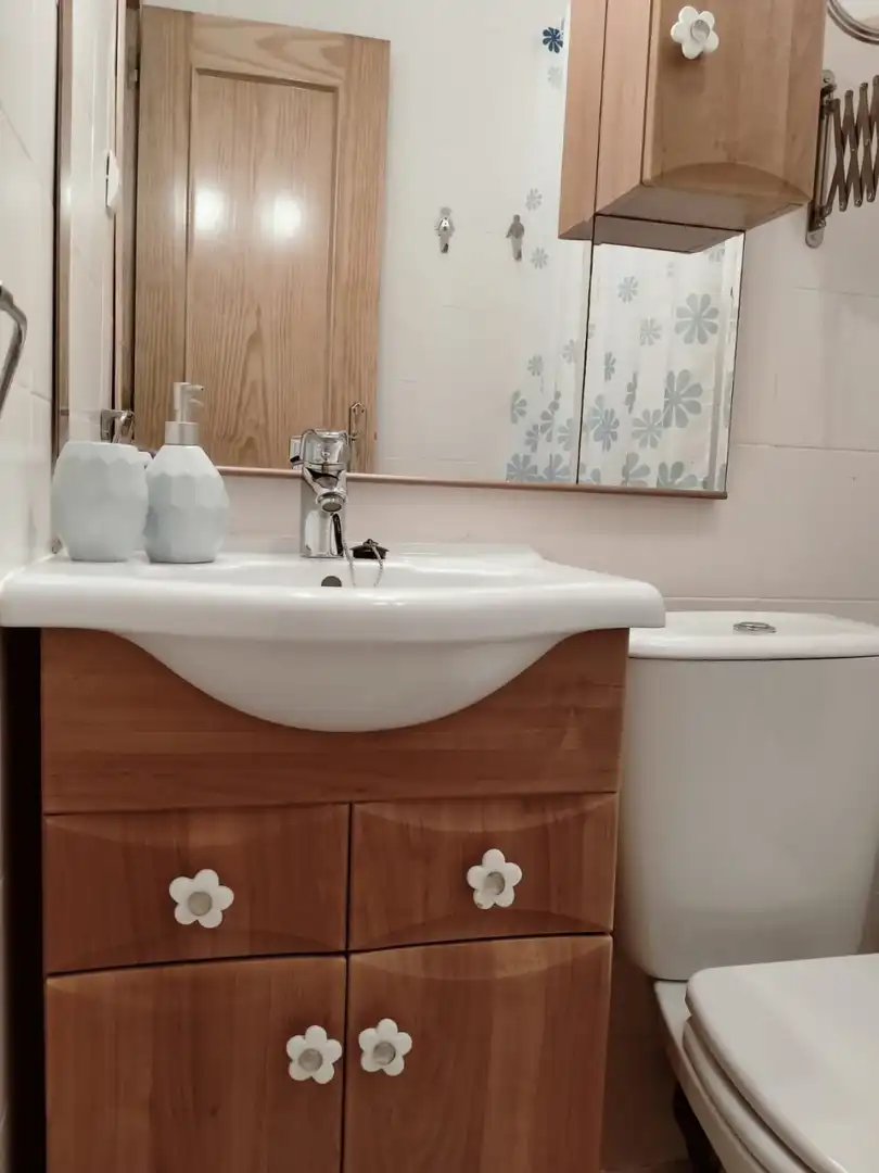 Badezimmer von Wohnung zur Miete in Cartagena mit Klimaanlage, Abstellraum und Möbliert
