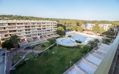 Dormitori de Apartament en venda en Salou amb Terrassa, Moblat i Rentadora