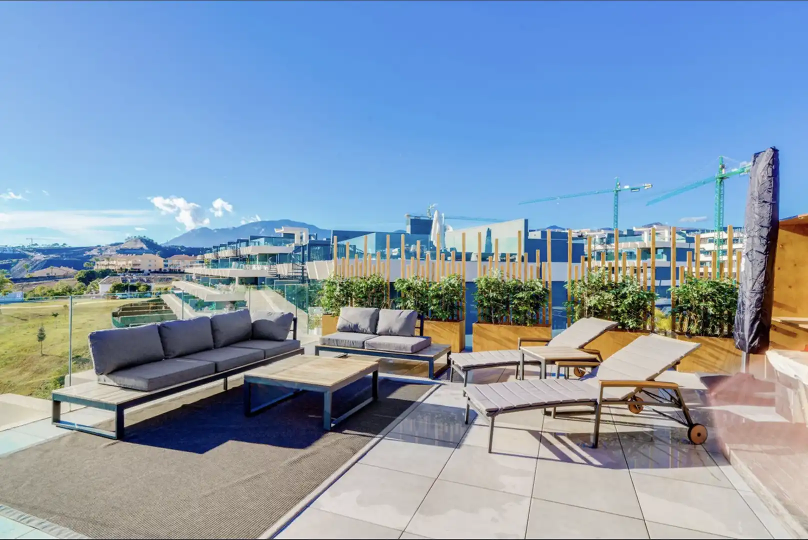 Terrassa de Apartament de lloguer en Estepona amb Aire condicionat, Terrassa i Moblat