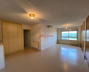Flat for sale in  Madrid Capital  with Air Conditioner, Heating and Alarm