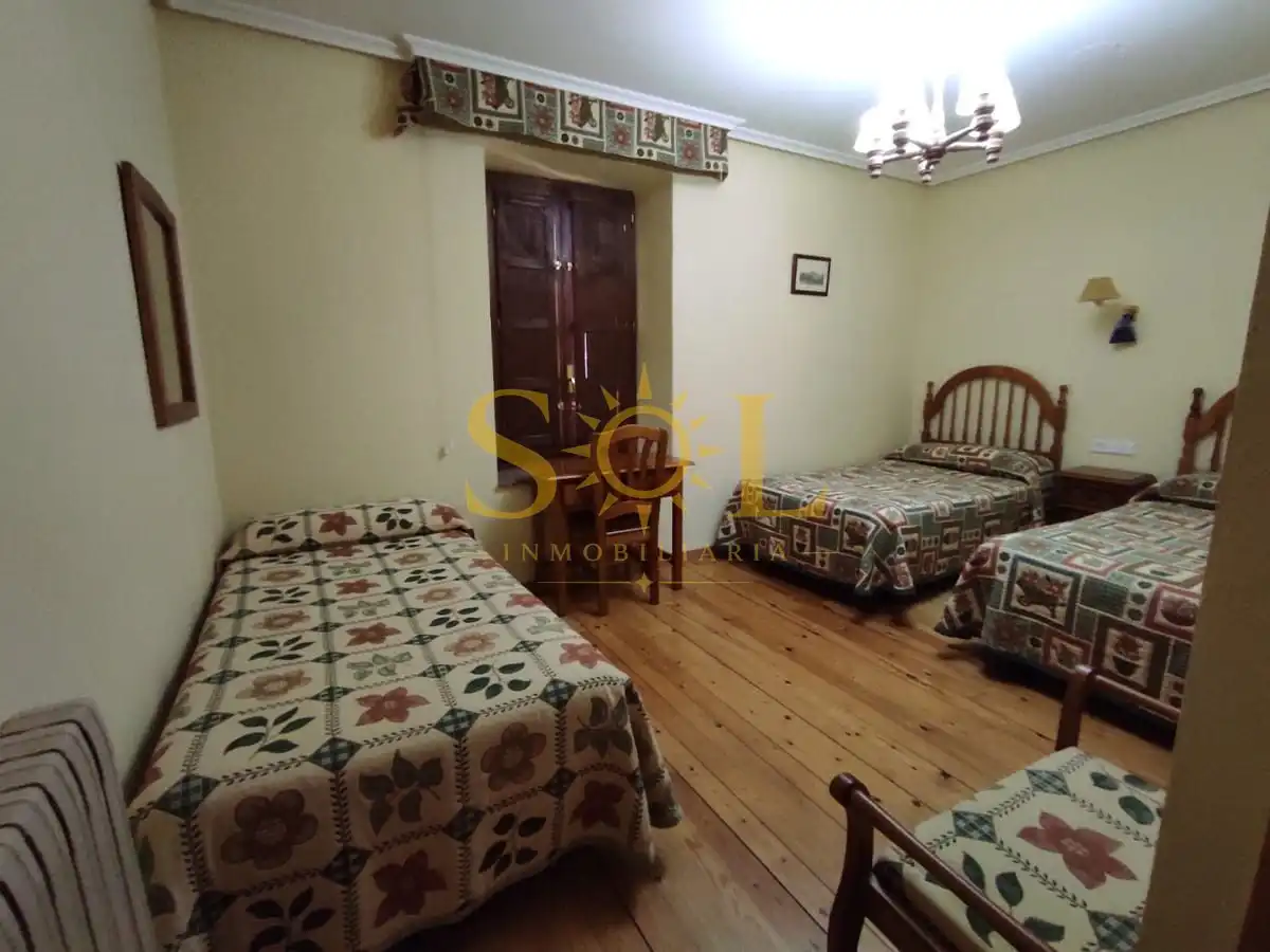 Schlafzimmer von Gebäude zum Verkauf in Luyego