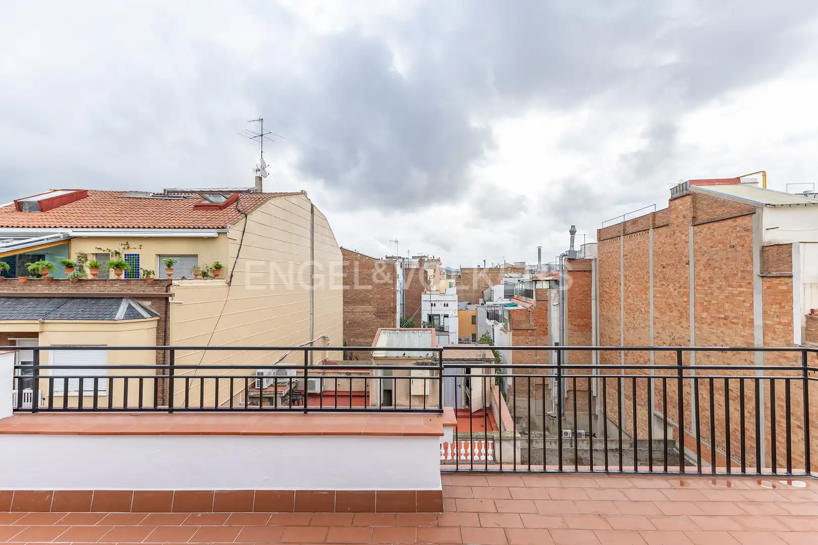 Vista exterior de Àtic en venda en Barcelona amb Calefacció, Parquet i Terrassa