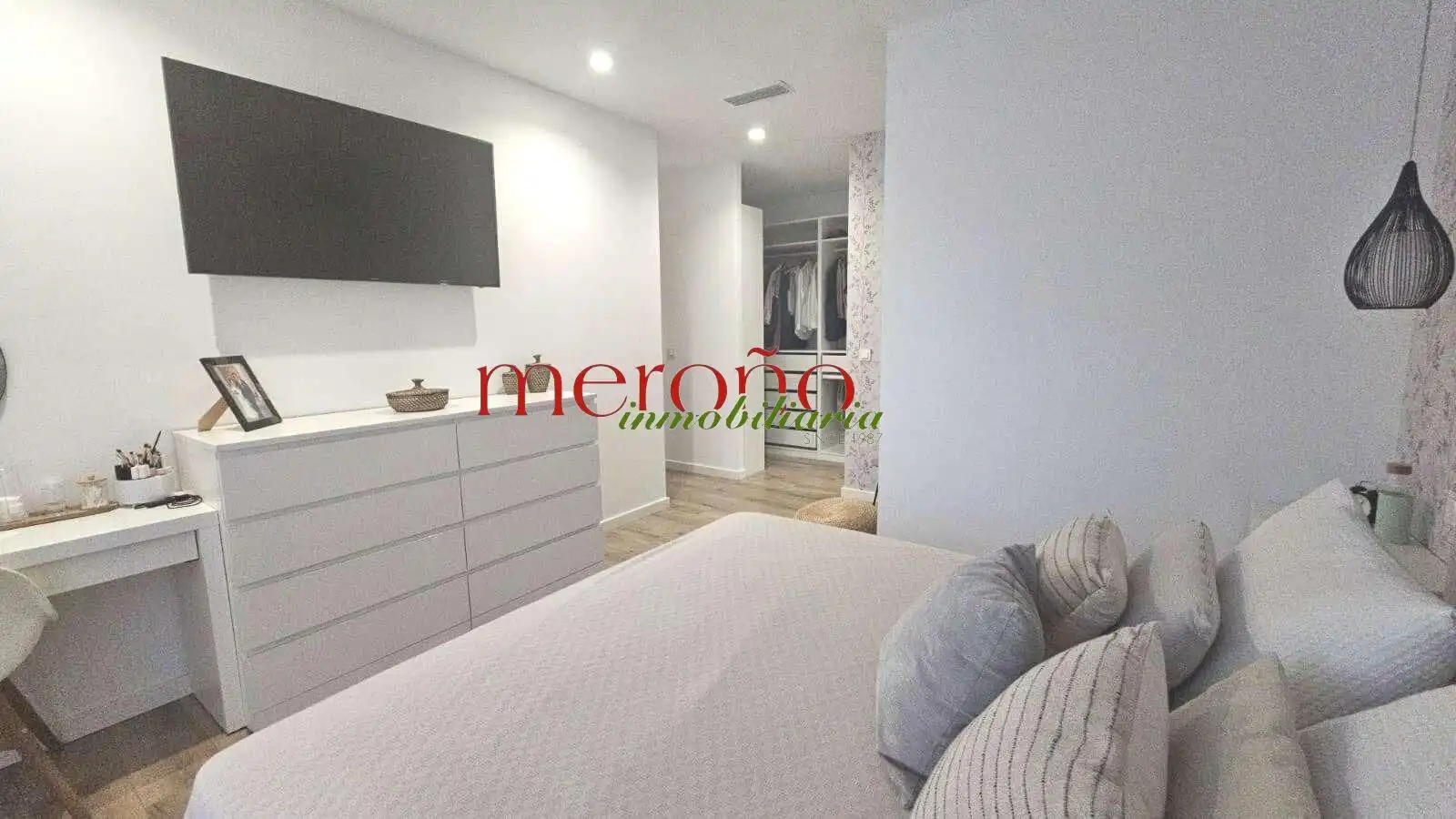 Habitación de Planta baja en venta en Elche / Elx con Aire acondicionado, Terraza y Piscina comunitaria