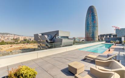 Piscina de Pis de lloguer en  Barcelona Capital amb Aire condicionat i Terrassa