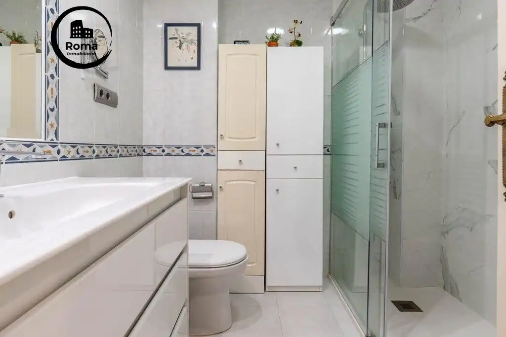 Bathroom of Attic for sale in Granada  with Air Conditioner and Terrace