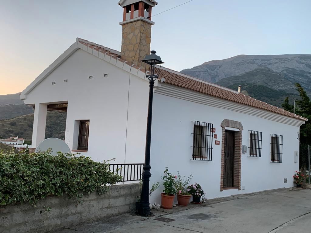 Vista exterior de Casa o xalet de lloguer en Sedella amb Moblat i Es permeten mascotes