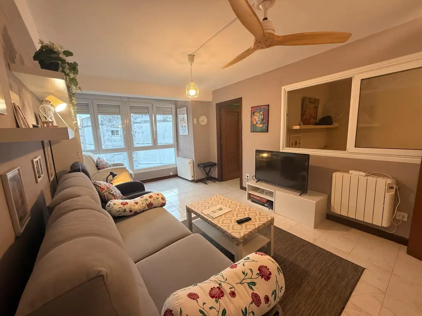 Living room of Flat for sale in Santoña  with Heating and Furnished