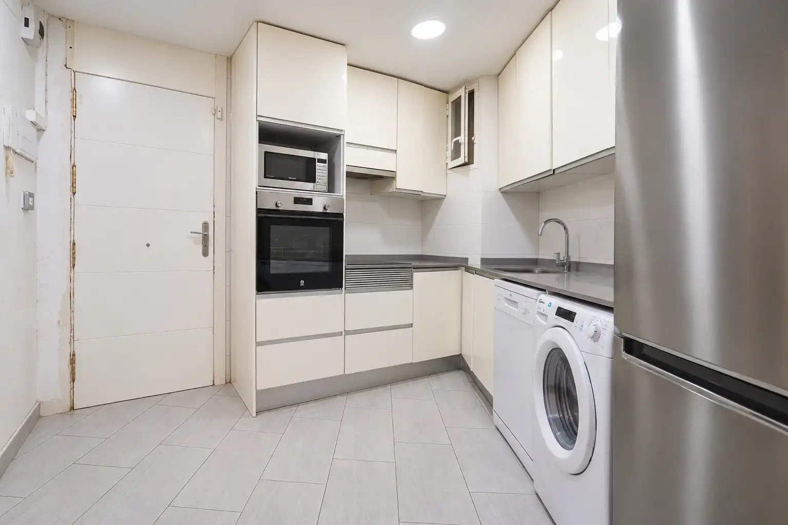 Cocina de Piso en venta en La Pineda