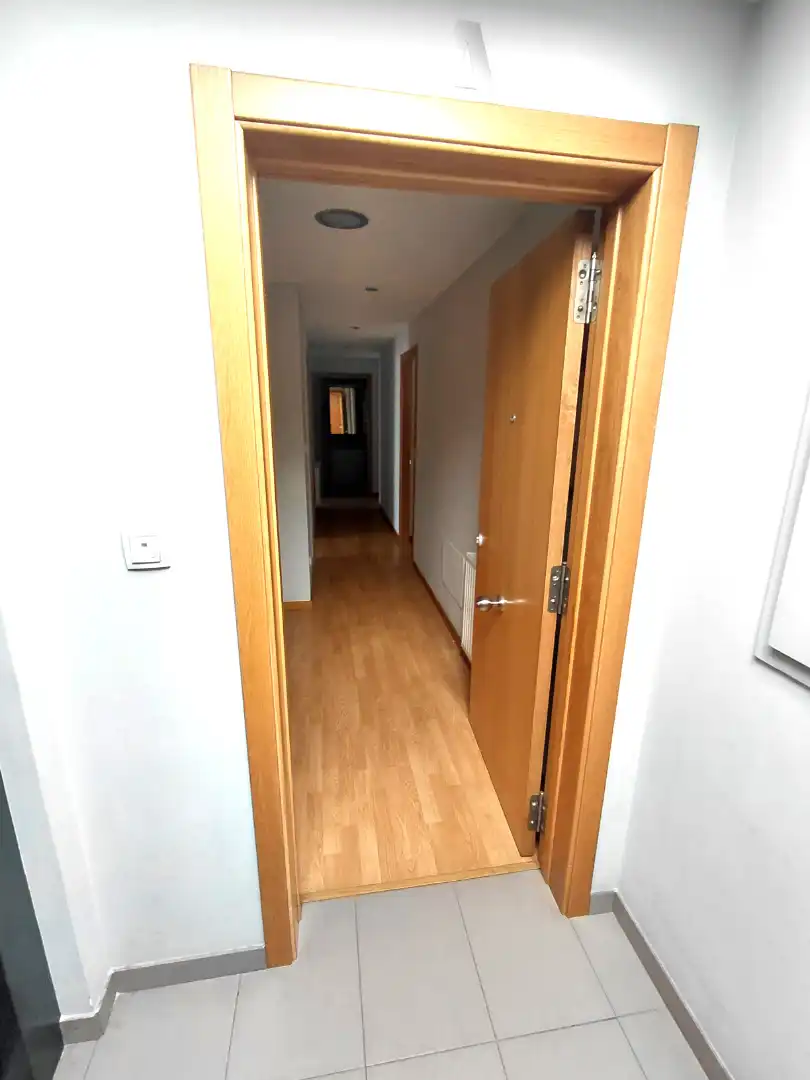 Piso en venta en Oleiros con Calefacción, Parquet y Trastero