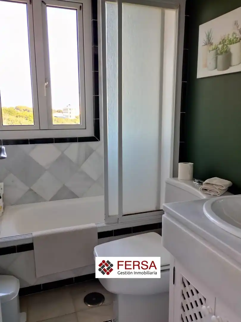 Bathroom of Attic for rent in El Puerto de Santa María  with Air Conditioner, Heating and Terrace