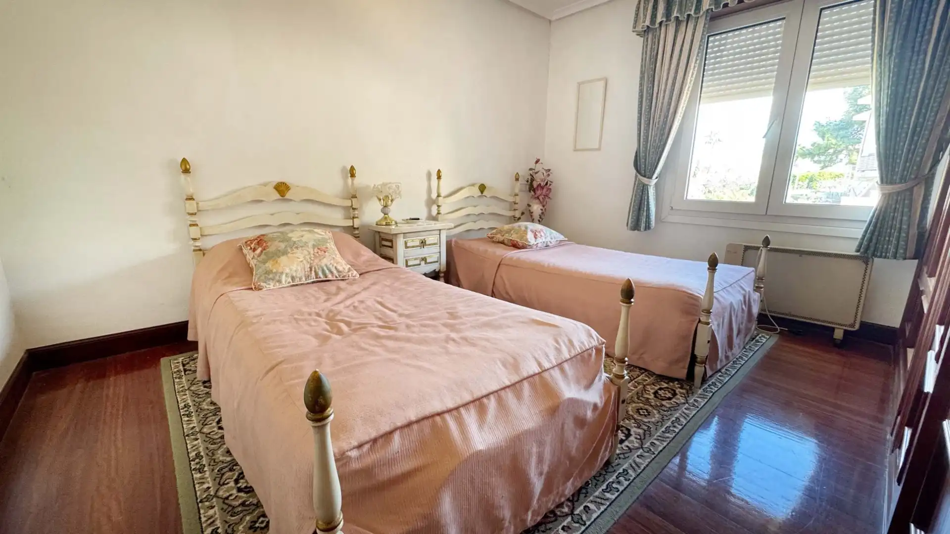 Habitación de Casa o chalet en venta en L'Alfàs del Pi con Piscina