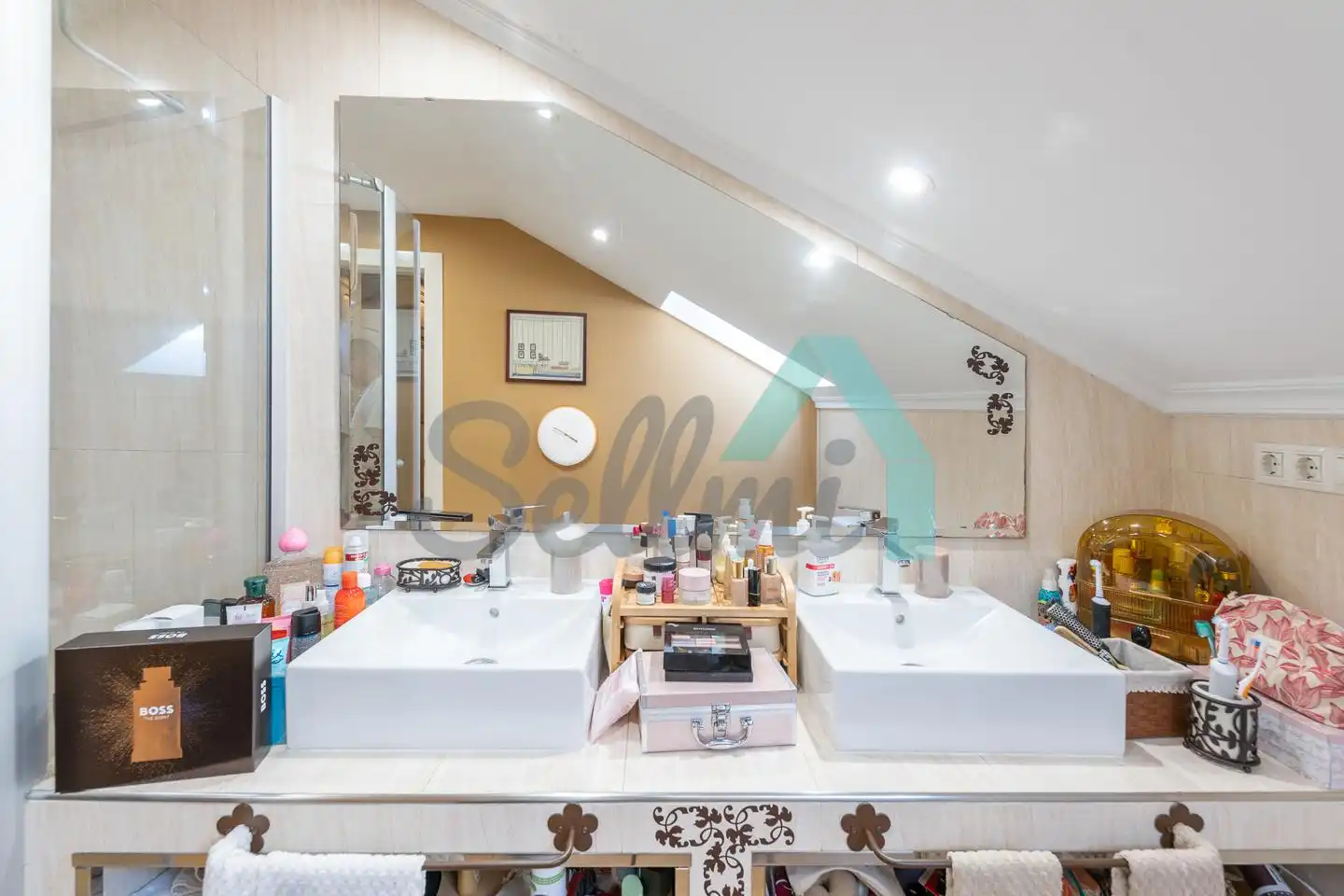 Badezimmer von Einfamilien-Reihenhaus zum Verkauf in Vegadeo mit Heizung, Privatgarten und Terrasse