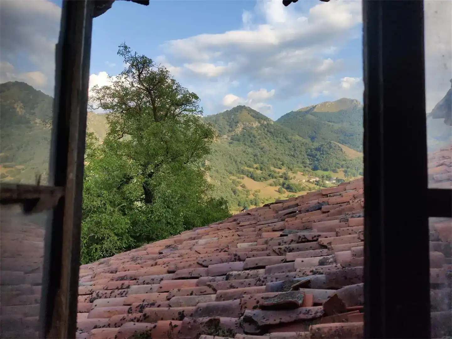 Vista exterior de Pis en venda en Vega de Liébana amb Traster