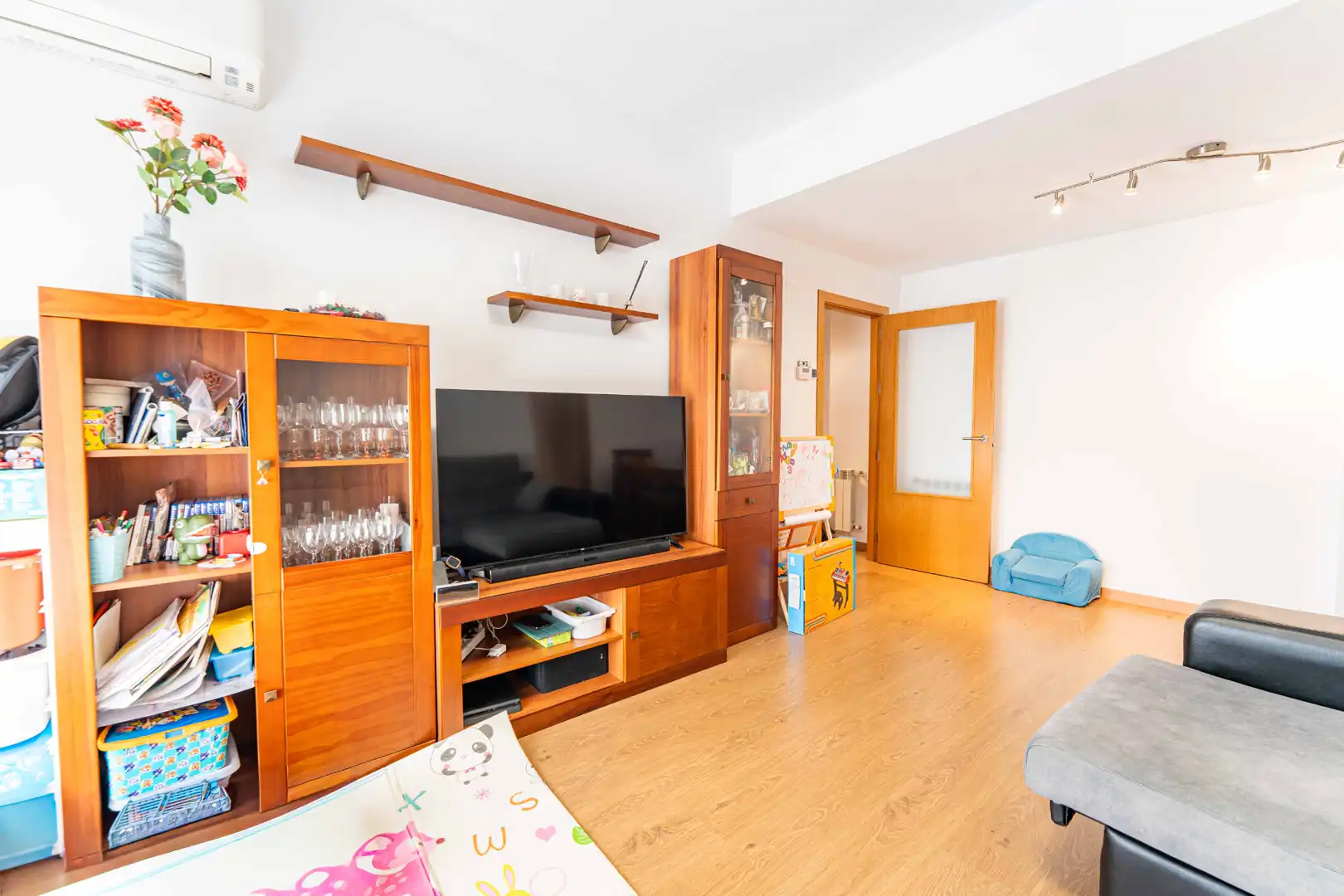 Living room of Flat for sale in Móstoles  with Air Conditioner, Heating and Private garden