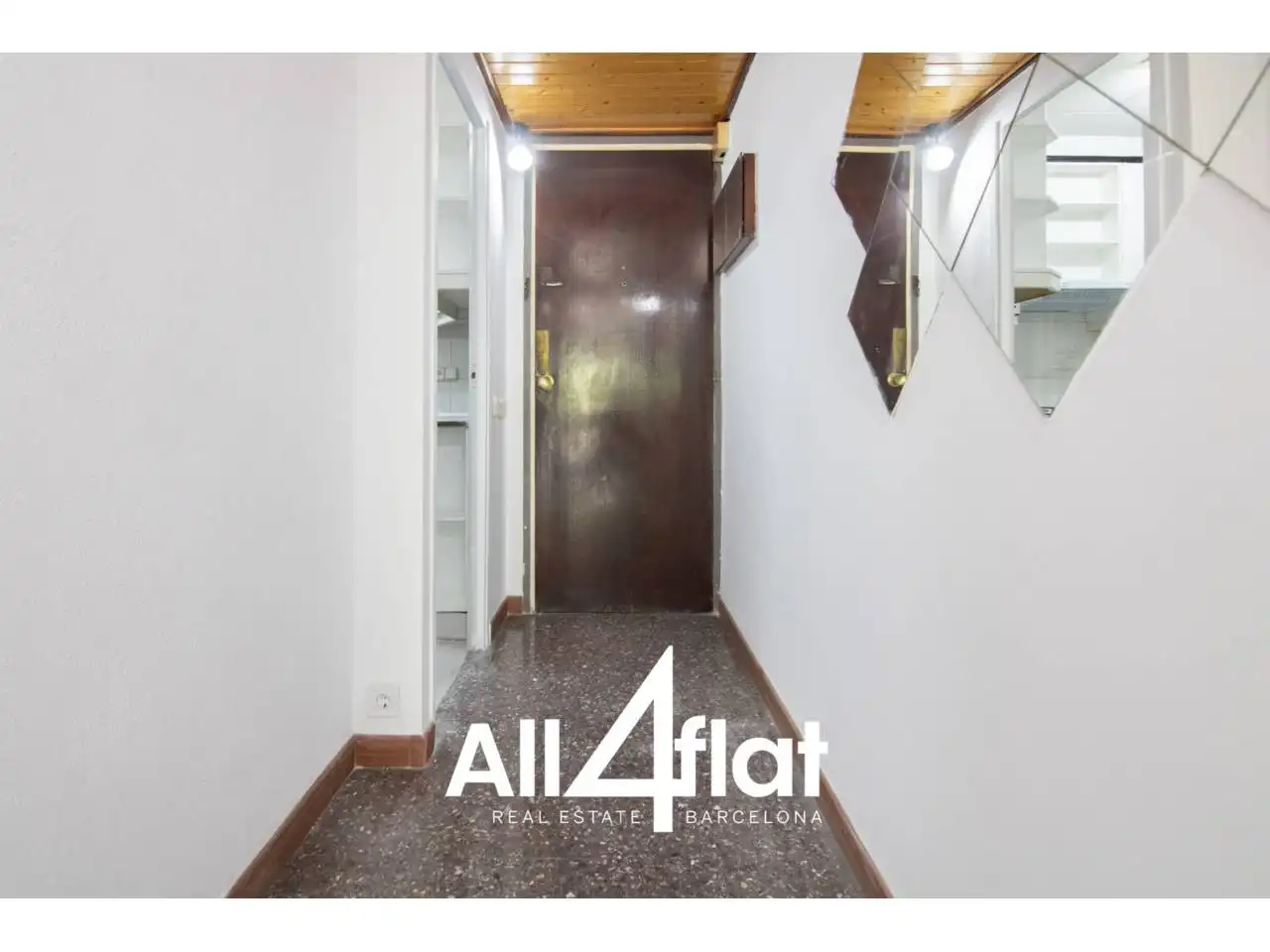 Piso de alquiler en Barcelona con Calefacción, Amueblado y Balcón