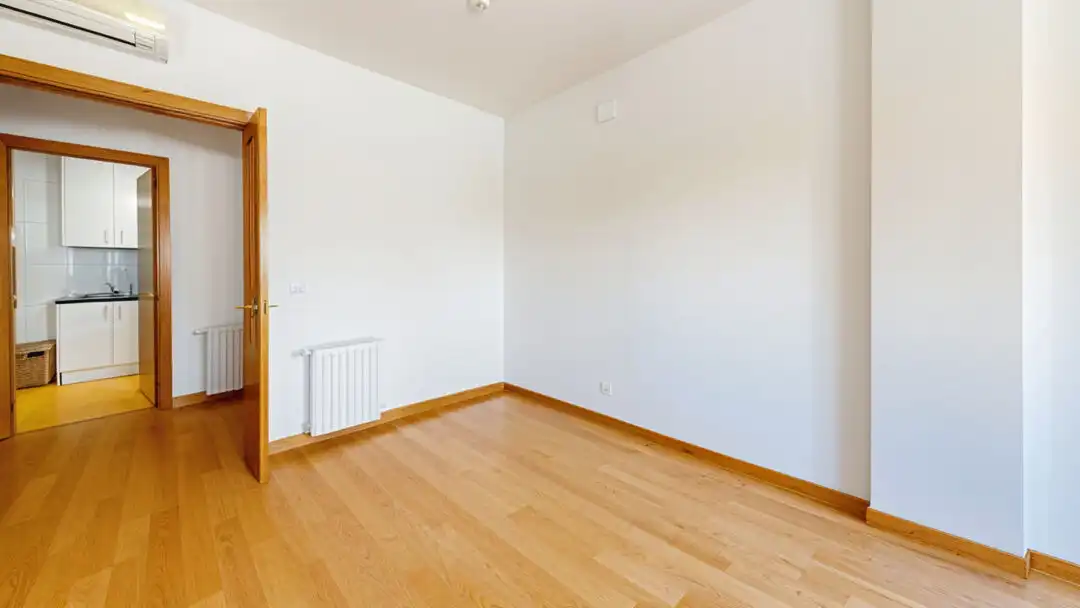 Bedroom of Flat for rent in Madrid  with Air Conditioner, Heating and Private garden