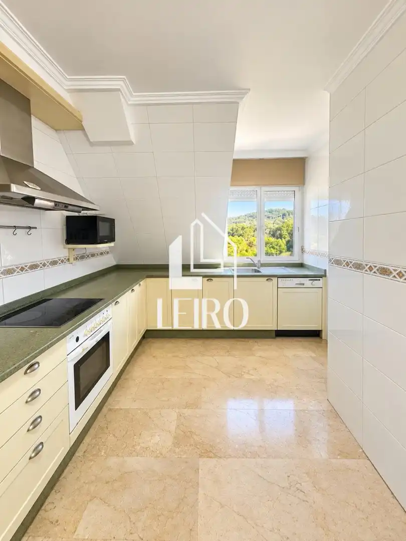 Kitchen of Attic for sale in Meaño, Pontevedra