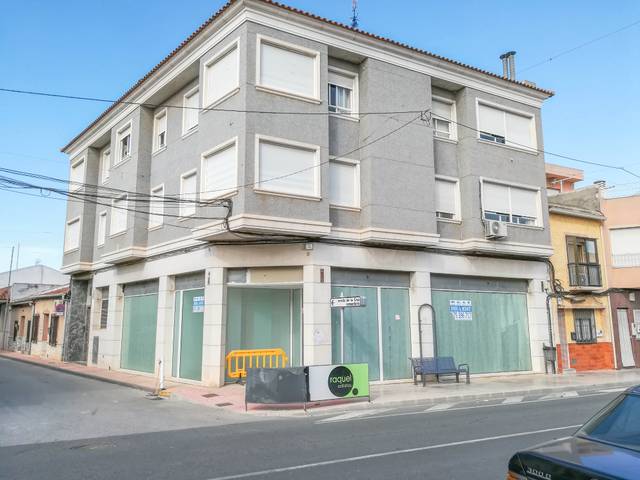 Local comercial en Alquiler en Av Juan Carlos I en Granja de Rocamora