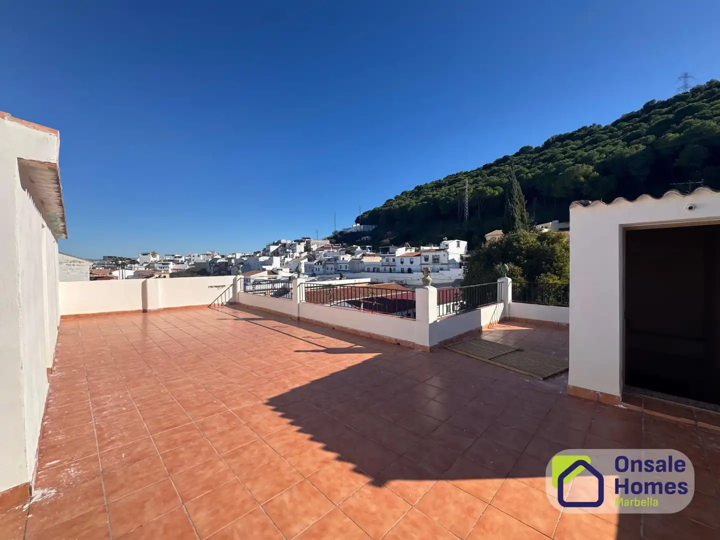 Vista exterior de Ático en venta en Alhaurín El Grande con Aire acondicionado, Terraza y Trastero