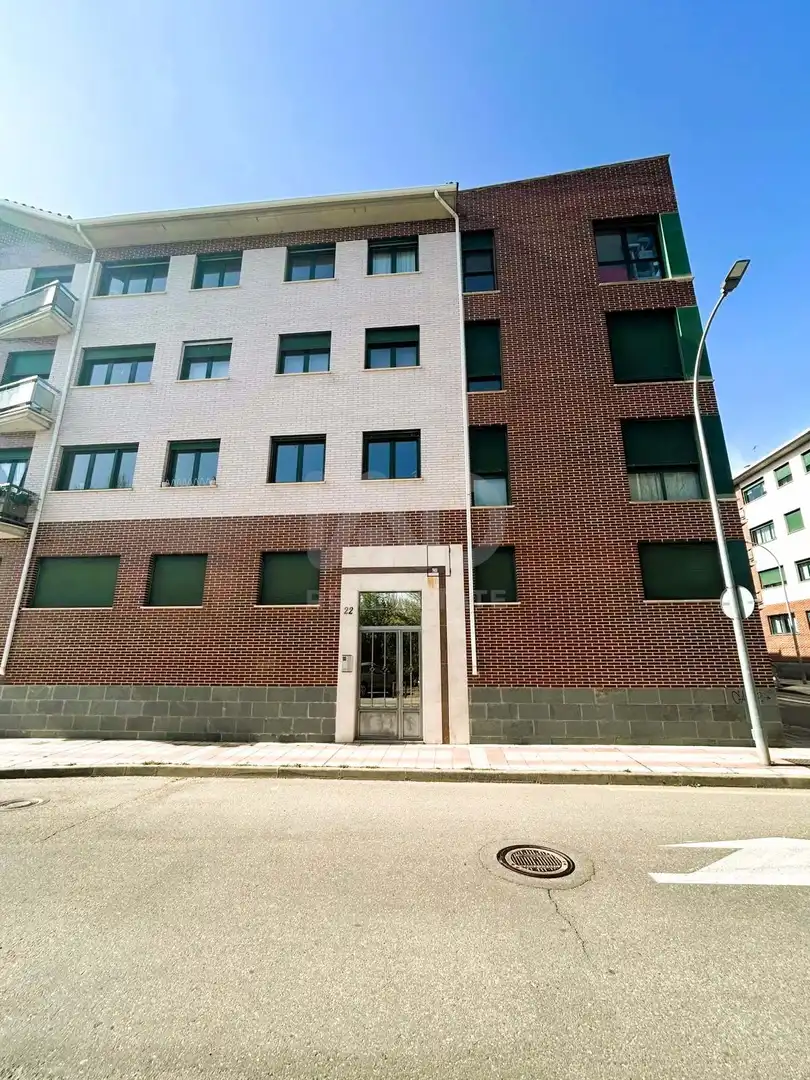 Exterior view of Flat for sale in Villaquilambre  with Heating
