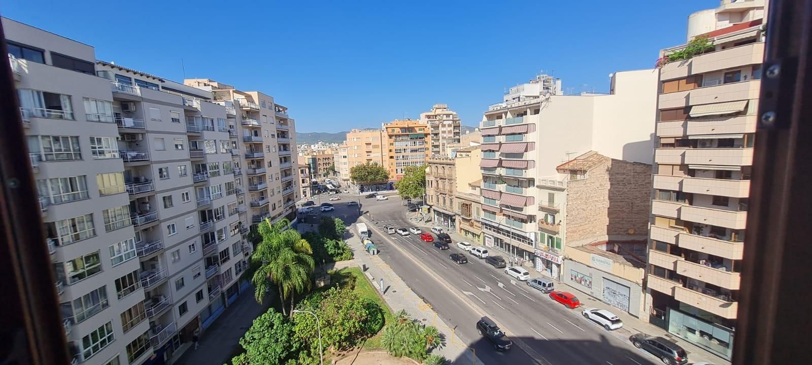 Exterior view of Flat for sale in  Palma de Mallorca  with Air Conditioner, Parquet flooring and Terrace