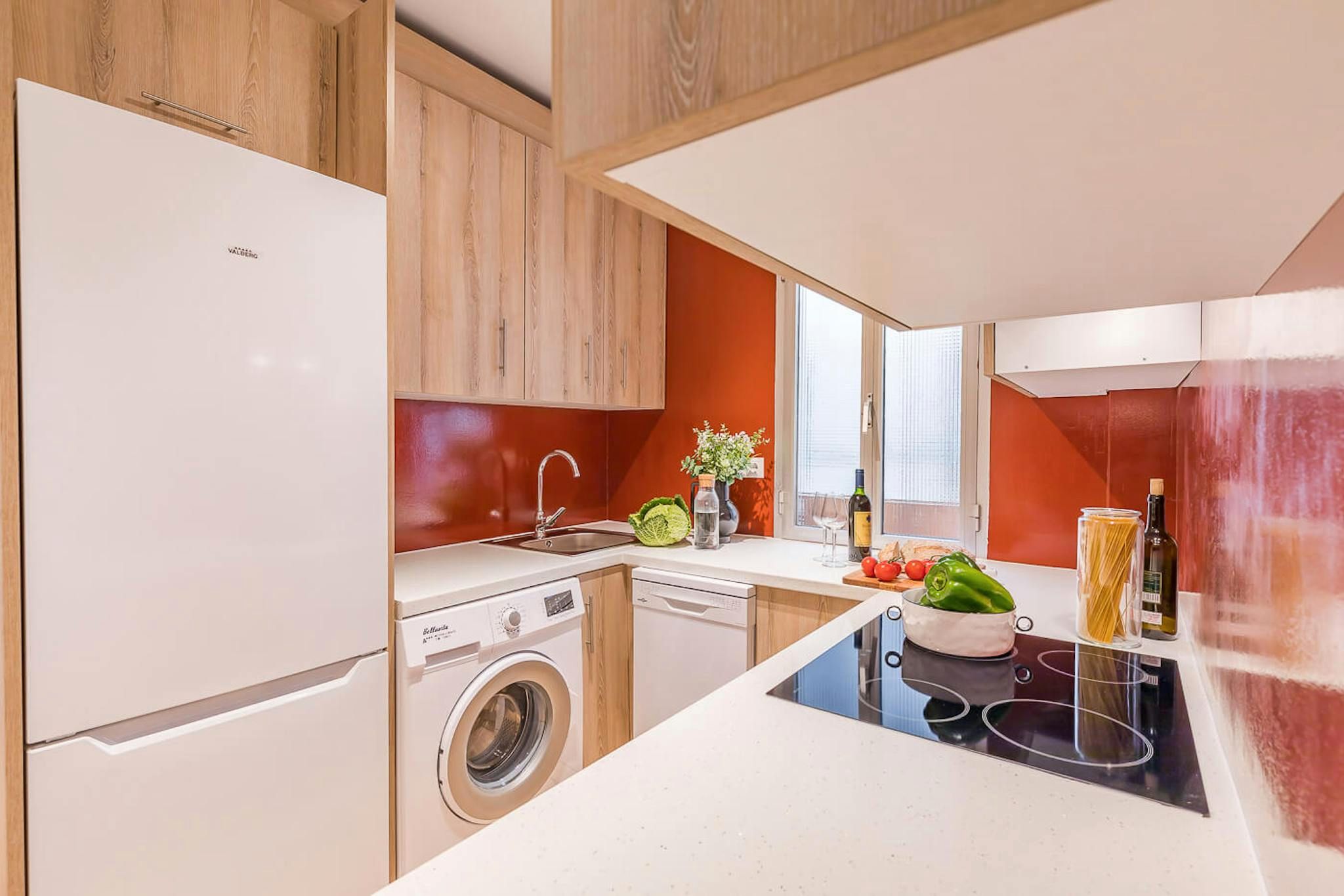 Cocina de Piso de alquiler en  Madrid Capital con Calefacción, Lavadora y TV