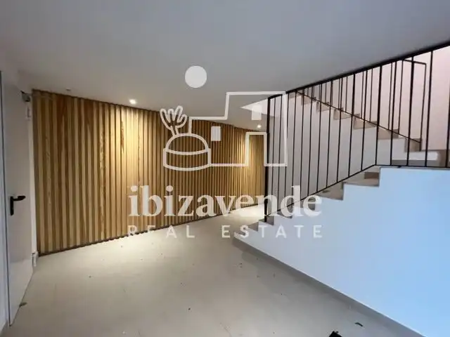Wohnung zur Miete in Santa Eulària des Riu mit Klimaanlage, Heizung und Terrasse