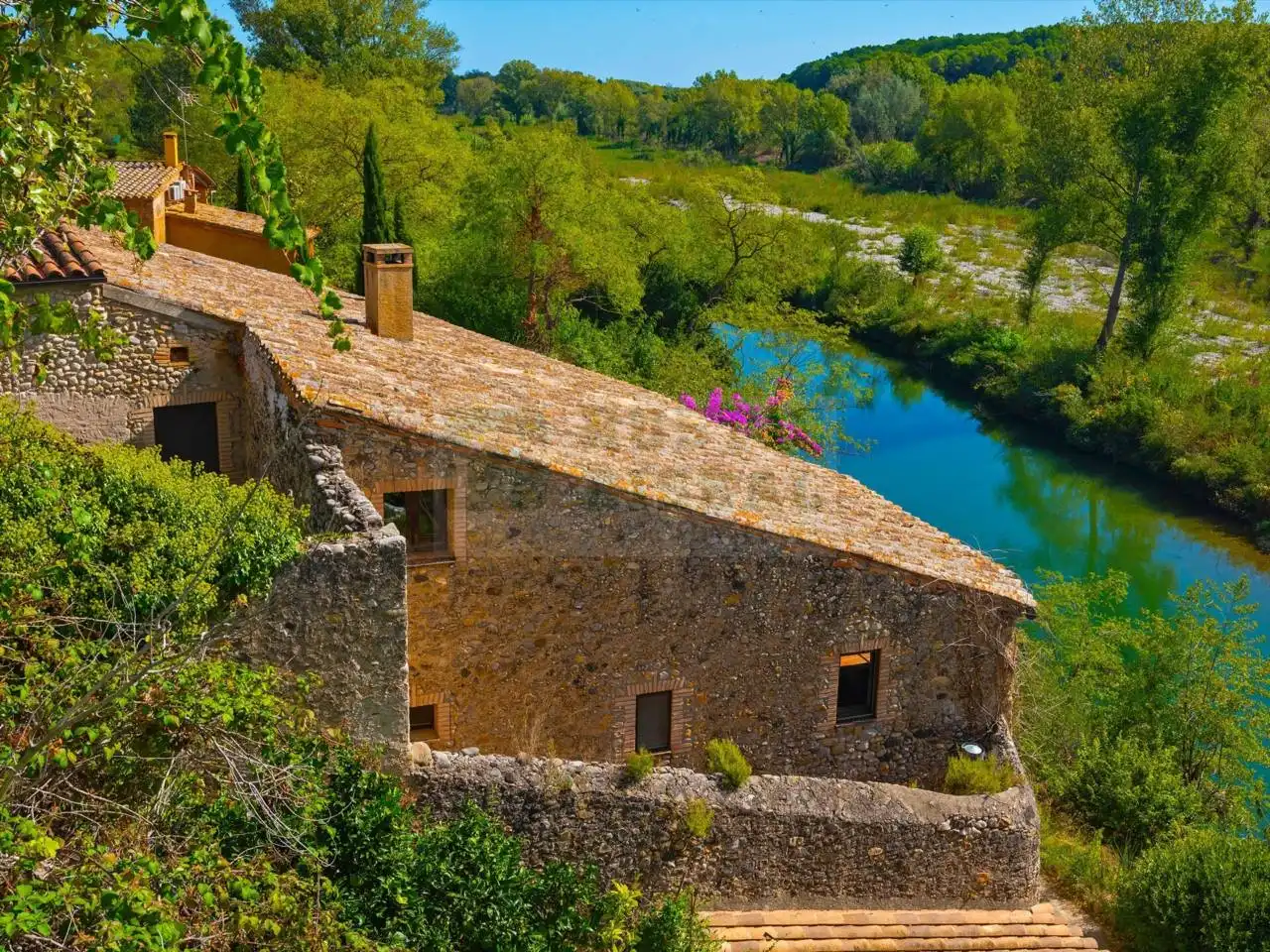Vista exterior de Finca rústica en venta en Sant Miquel de Fluvià con Aire acondicionado, Calefacción y Terraza