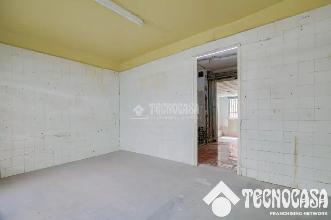 Local en venta en Badalona