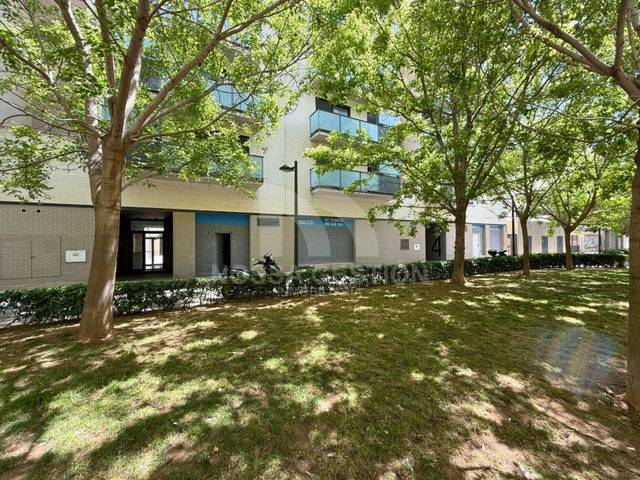 Local comercial en Alquiler en Calle SALVADOR CERVERÓ en Ciutat Fallera