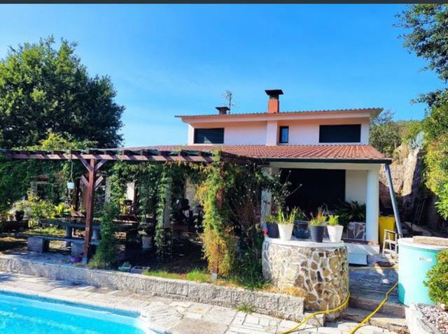 Casa-chalet en Venta en Rua Pantaño en Mos