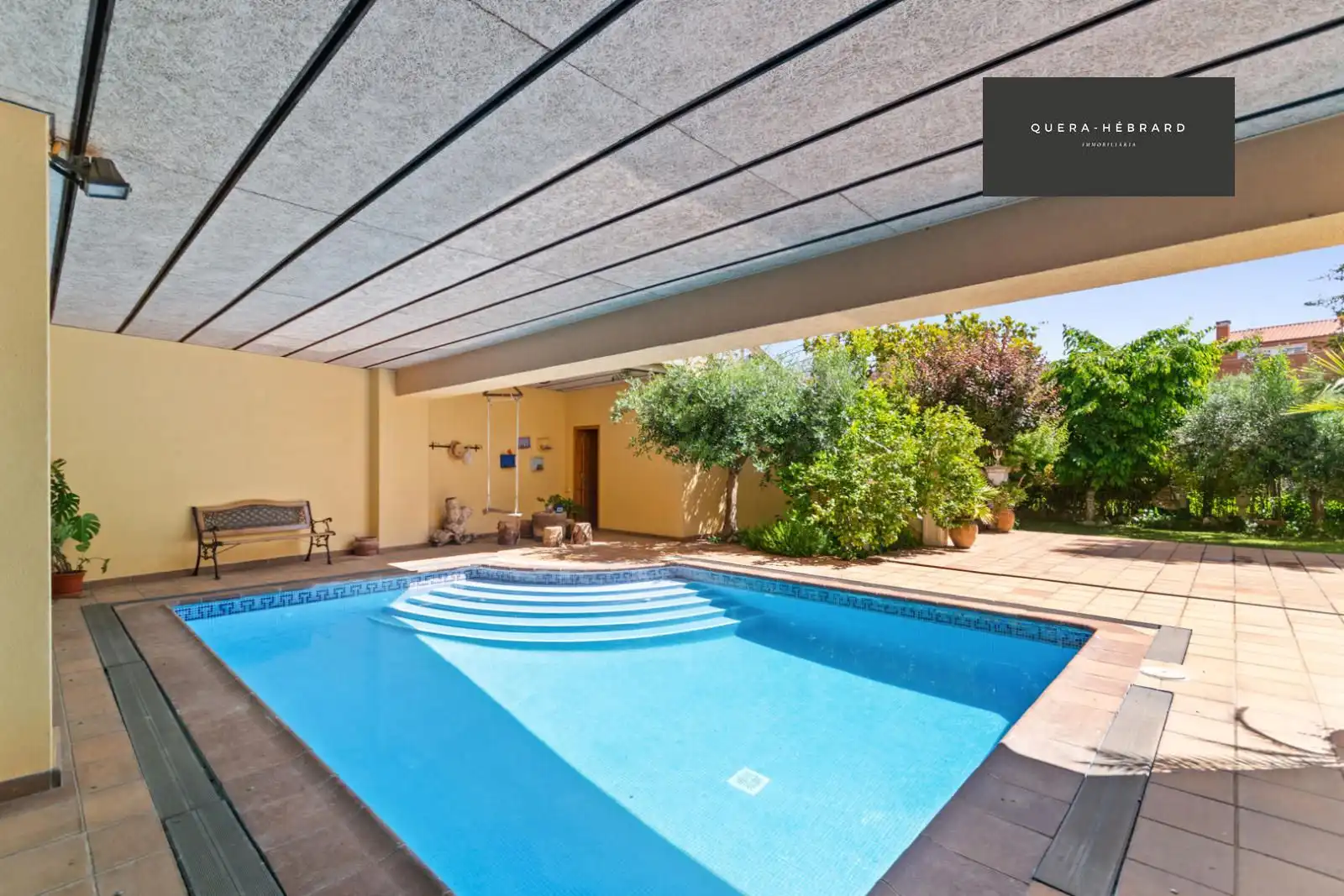 Schwimmbecken von Haus oder Chalet zum Verkauf in Terrassa mit Klimaanlage, Heizung und Terrasse