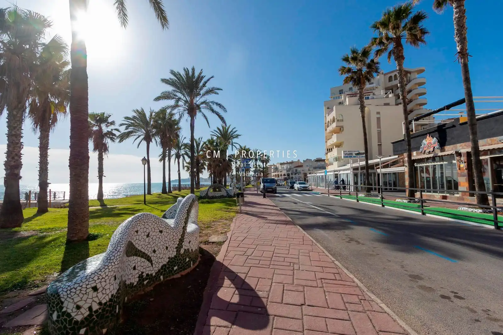 Vista exterior de Pis en venda en Oropesa del Mar / Orpesa amb Aire condicionat, Piscina i Moblat