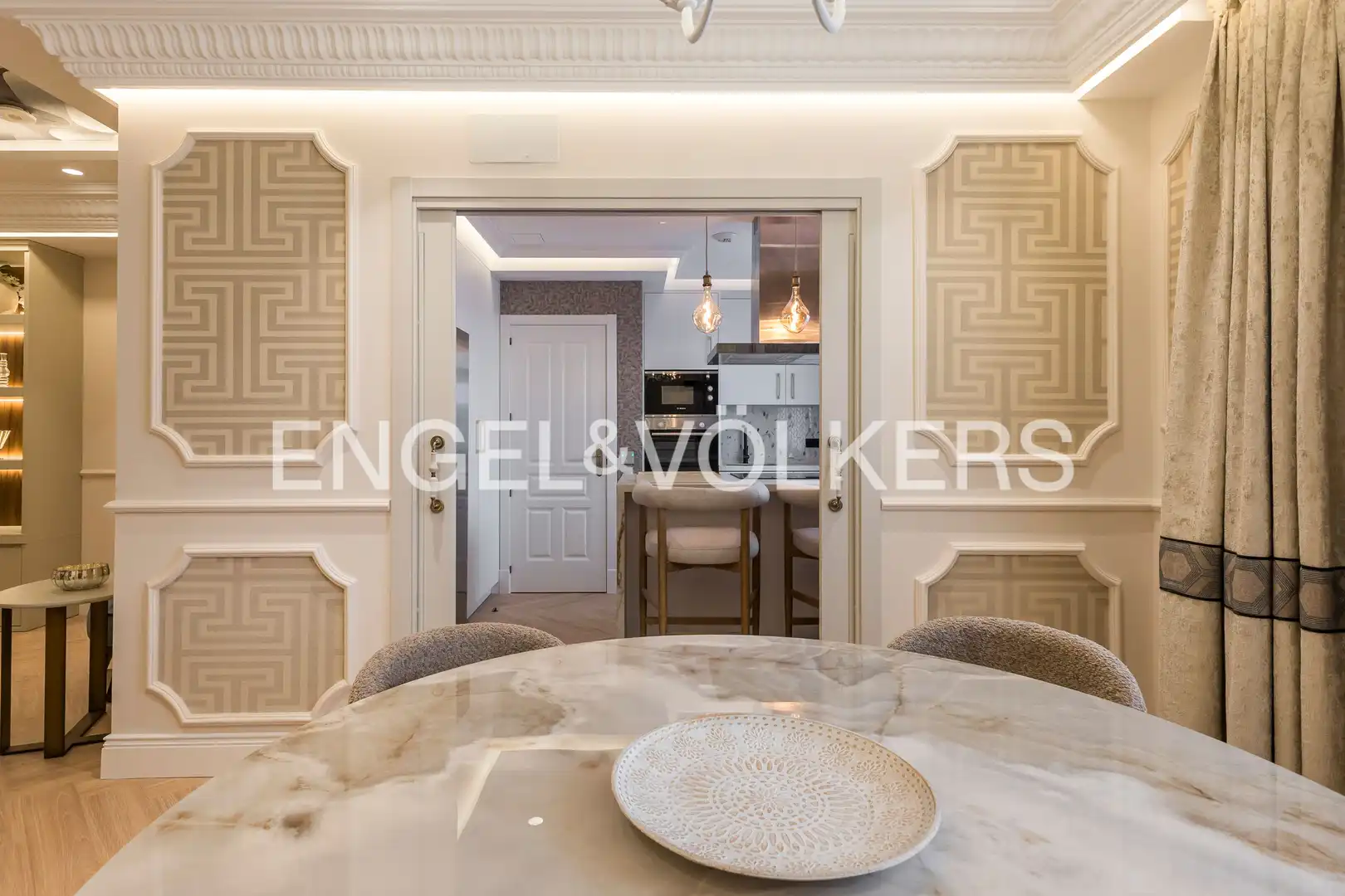 Piso con ascensor en venta en Calle de Guzmán el Bueno, imagen 7