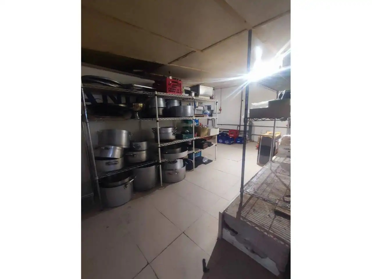 Cocina de Local en venta en El Grado con Aire acondicionado