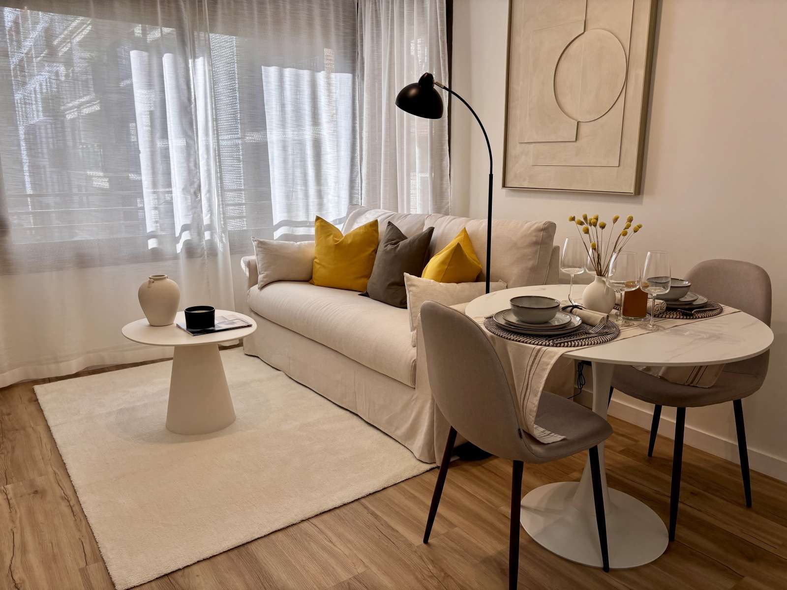Living room of Apartment to share in  Barcelona Capital  with Air Conditioner and Terrace