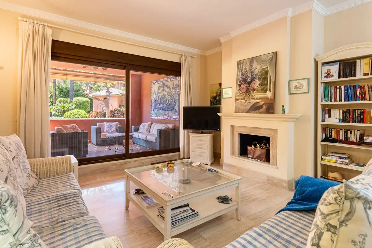 Sala de estar de Piso en venta en Marbella con Aire acondicionado y Trastero