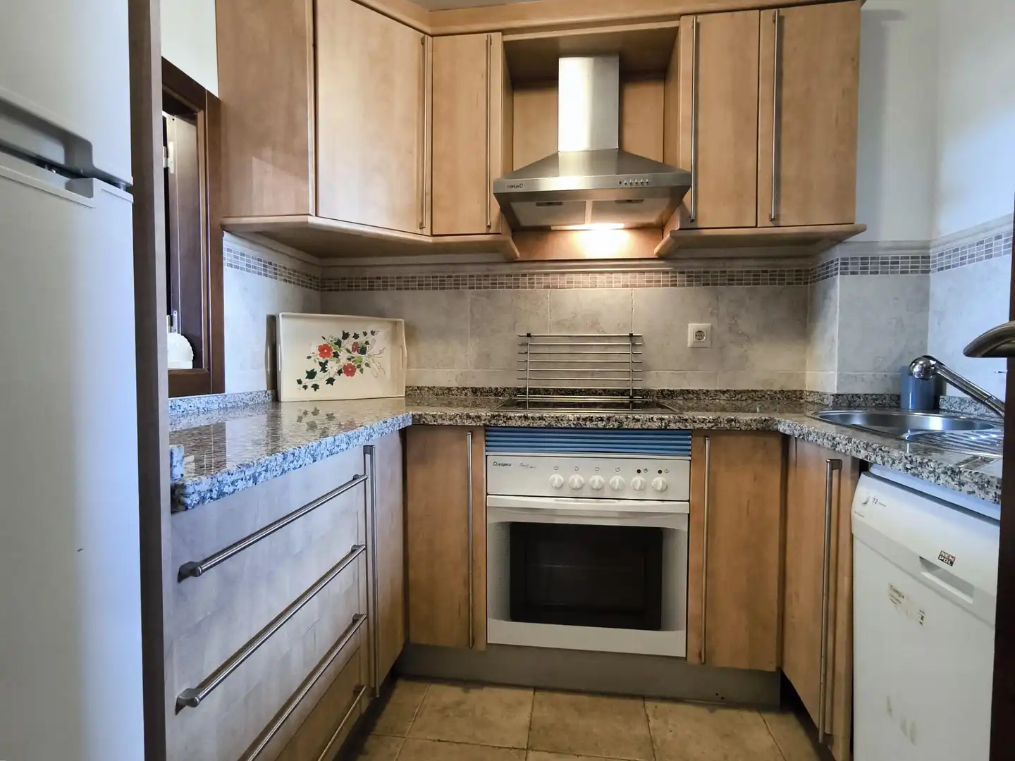 Cocina de Apartamento de alquiler en Ayamonte con Terraza, Amueblado y Piscina comunitaria