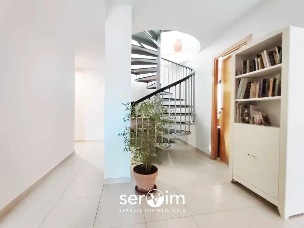Piso en venta en Girona con Calefacción y Terraza